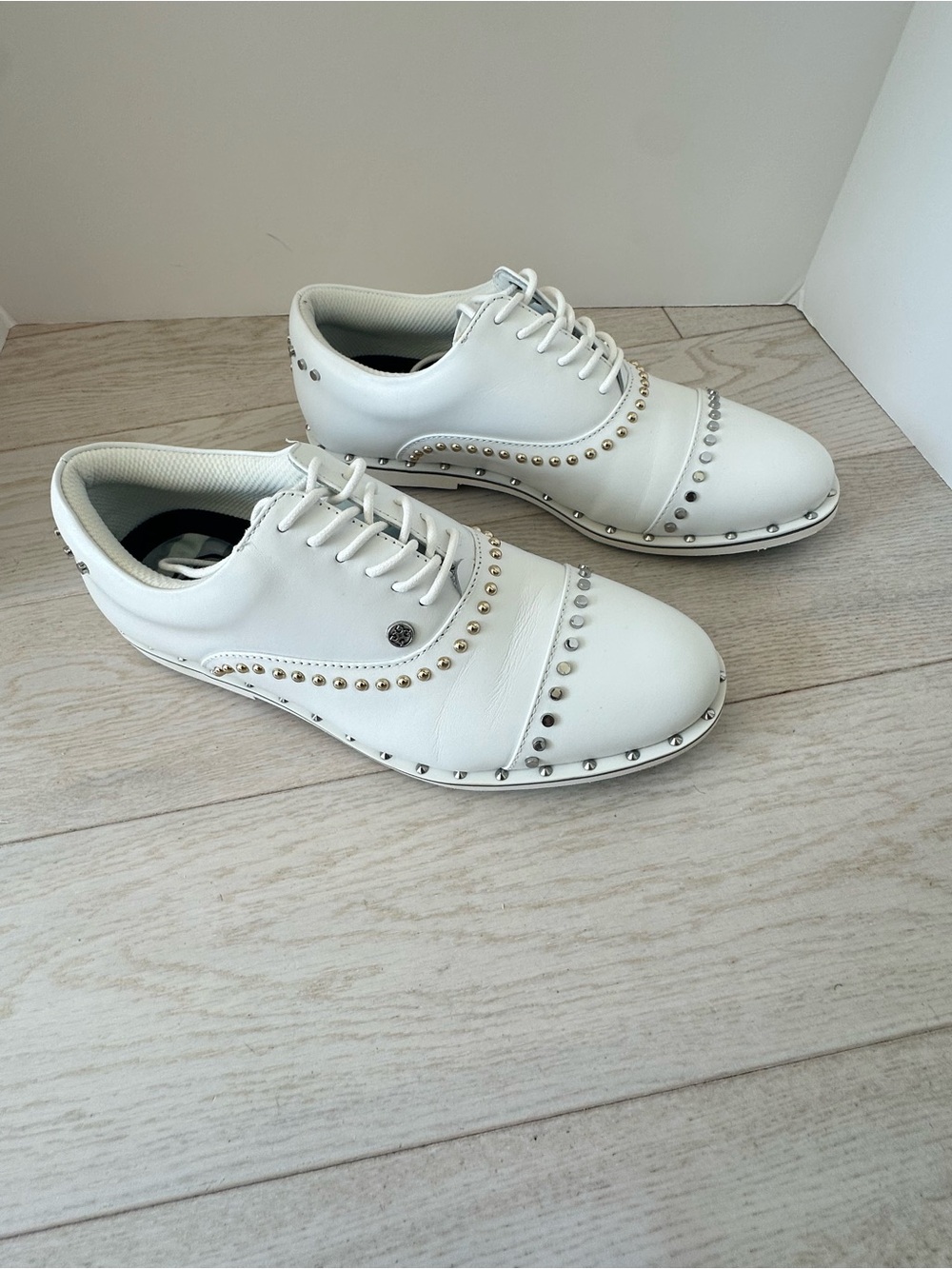 G/FORE Gallivanter NWOT Studded White Women’s Golf Shoes: NEW W/O TAGS. US 9.5.